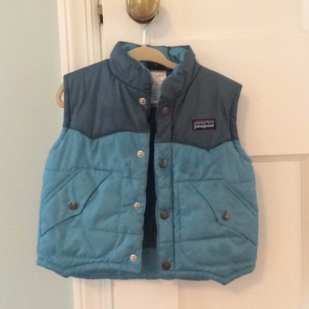 24M Patagonia toddler vest